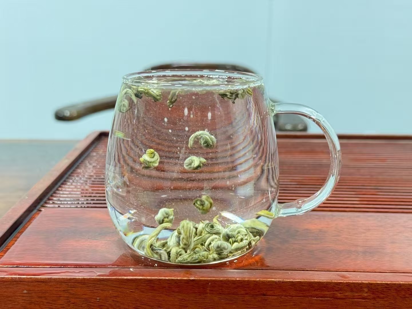 高山古树红茶汤色透亮滋味醇