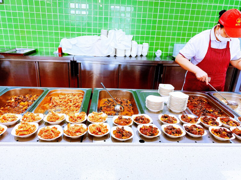 工厂食堂承包怎么收费？员工食堂外包报价咨询